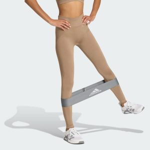 Legginsy Workout Essentials Knit Scrunch 7/8. Brązowe legginsy ADIDAS, bez wzorów, z podwyższonym stanem. Za 239,00 zł.