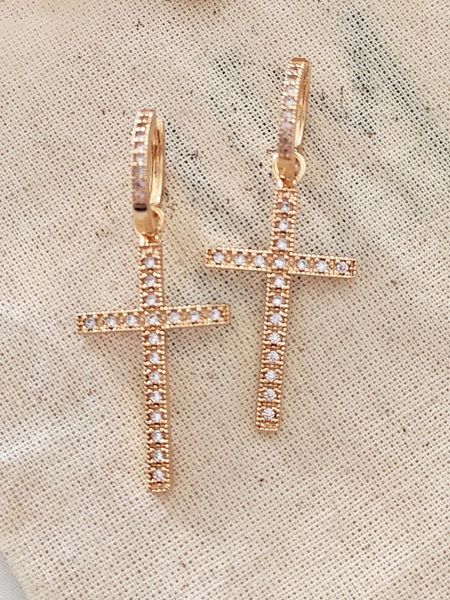 Atelier MIU Pozłacane kolczyki-kreole z cyrkoniami rozmiar: onesize. Żółte kolczyki Atelier MIU, z cyrkonią, pozłacane. Za 87,61 zł.