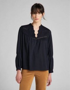 LEE FLOATY BLOUSE DAMSKA BLUZKA SKY CAPTAIN L49TGOHY 112111124. Bluzki Lee, l, bez wzorów, bez kołnierzyka, bez ramiączek. Za 129,99 zł.