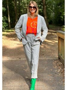 Miss goodlife Spodnie w kolorze jasnoszarym rozmiar: XL. Szare spodnie z wysokim stanem miss goodlife, bez wzorów, z materiału, z podwyższonym stanem. Za 65,85 zł.