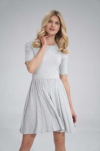 Krótka Wiskozowa Sukienka na Lato - Szara Melanż. Szare sukienki Figl, na lato, s, bez wzorów, z elastanu, bez kołnierzyka, bez ramiączek, mini, rozkloszowane. Za 179,00 zł.