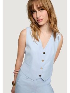 Morgan Kamizelka 261-CALCI.F Niebieski jasny Regular Fit. Niebieskie kamizelki Morgan, bez wzorów, z syntetyku, bez kołnierzyka, bez ramiączek, bez kaptura. Za 279,99 zł.