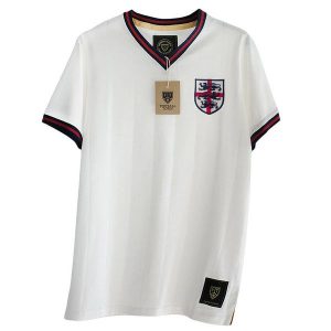 Bawełniana koszulka Football Town England Lions Cross. Białe bluzki FOOTBALL TOWN, xl, bez wzorów, z bawełny, sportowe, bez kołnierzyka, bez ramiączek. W wyprzedaży za 179,00 zł.