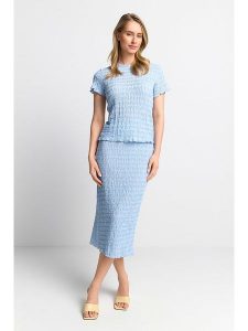 Rich & Royal Koszulka w kolorze błękitnym rozmiar: M. Niebieskie bluzki Rich & Royal, m, bez wzorów, z bawełny, bez kołnierzyka, bez ramiączek. Za 118,56 zł.