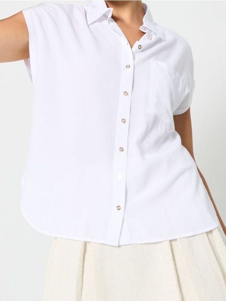 Koszula z kołnierzykiem - biały. Białe koszule Sinsay, l, bez wzorów, bez kołnierzyka, bez ramiączek. Za 29,99 zł.