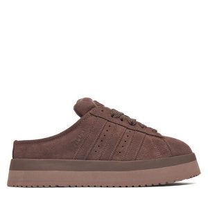 Śniegowce adidas. Brązowe buty zimowe ADIDAS, bez obcasa, bez zapięcia. Za 569,99 zł.