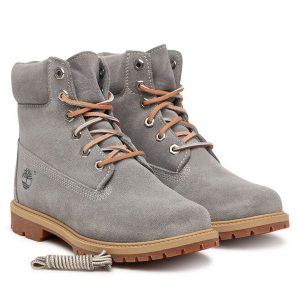 Trapery Timberland. Szare buty zimowe Timberland, bez obcasa, bez zapięcia. Za 999,99 zł.