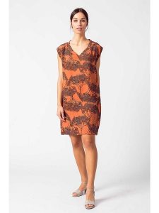 SKFK Sukienka "Aria" w kolorze czarno-pomarańczowym rozmiar: 40. Pomarańczowe sukienki SKFK, na co dzień, bez wzorów, z lyocellu, bez kołnierzyka, bez ramiączek, mini, proste. Za 126,99 zł.