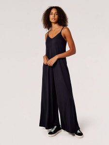 Apricot Kombinezon w kolorze czarnym rozmiar: XS. Czarne kombinezony Apricot, xs, bez wzorów, bez kołnierzyka, bez ramiączek. Za 108,99 zł.