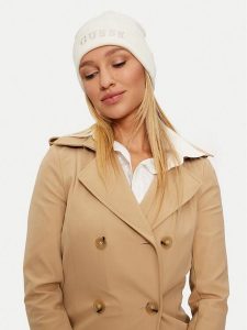 Guess Czapka AW5189 POL01 Biały. Białe czapki Guess, z aplikacjami, z materiału. Za 109,99 zł.