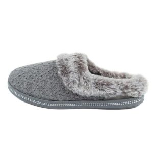 Kapcie damskie ocieplane Skechers 167225/GR szare. Szare kapcie bez wzorów, z gumy. Za 255,37 zł.