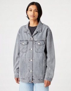 WRANGLER HERITAGE JACKET DAMSKA KURTKA JEANSOWA STORM BLACK W4364442V 112146050. Czarne kurtki Wrangler, xl, bez wzorów, z jeansu, bez kaptura. Za 259,99 zł.