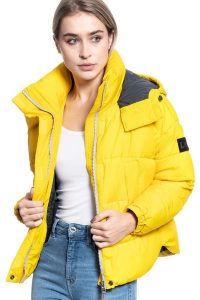 KURTKA DAMSKA LEE PUFFER JKT LEMON ZEST L56VUMMM 112113126. Kurtki Lee, na zimę, l, bez wzorów, bez kaptura. Za 299,99 zł.