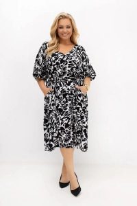 Sukienka Arie czarno-biała z paskiem | 100% kreszowana wiskoza | OVERSIZE PLUS SIZE LATO. Białe sukienki Moda Size Plus Iwanek, do pracy, na lato, plus size, bez wzorów, z elastanu, biznesowe, bez kołnierzyka, plus size, bez ramiączek, mini, dopasowane. Za 329,90 zł.