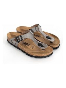 Sunbay Japonki "Camelia" w kolorze srebrnym rozmiar: 39. Szare klapki Sunbay, bez wzorów, z otwartym noskiem, bez obcasa. Za 112,83 zł.