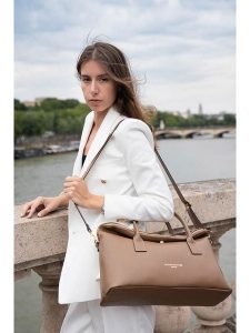 Maison héritage PARIS Skórzana torebka "Karen" w kolorze beżowym - 41 x 25 x 14 cm rozmiar: onesize. Brązowe torebki klasyczne Maison héritage PARIS, bez wzorów, z materiału, przez ramię, bez dodatków. Za 417,70 zł.