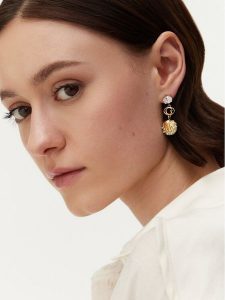 Guess Kolczyki JUBE05 124JW Złoty. Żółte kolczyki Guess, metalowe. Za 299,99 zł.