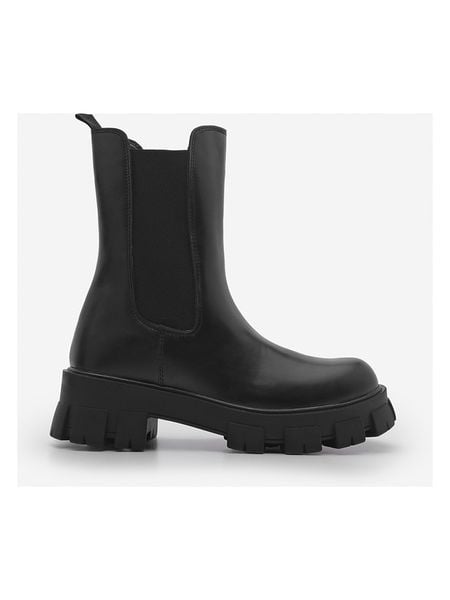 Trendyol Sztyblety w kolorze czarnym rozmiar: 38. Czarne botki Trendyol, bez wzorów, bez zapięcia. Za 252,99 zł.