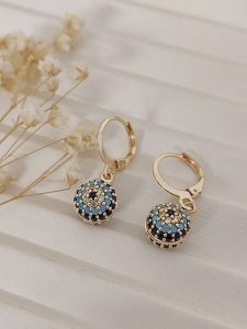 Nakkash Pozłacane kolczyki-kreole z cyrkoniami rozmiar: onesize. Żółte kolczyki Nakkash, z cyrkonią, pozłacane. Za 39,99 zł.