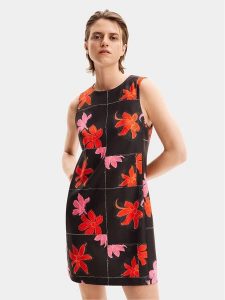 Desigual Sukienka letnia Houston 24SWVW01 Czarny Regular Fit. Czarne kombinezony Desigual, na lato, m, bez wzorów, z syntetyku, bez kołnierzyka, bez ramiączek. Za 339,99 zł.