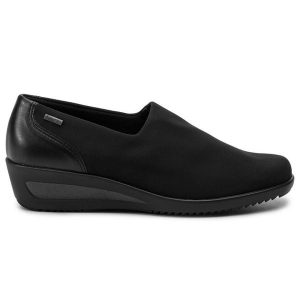 Półbuty Ara. Czarne półbuty Ara, bez wzorów, z gore-texu, bez obcasa, na koturnie, bez zapięcia. Za 429,99 zł.