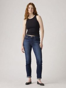 Levi's Dżinsy - Boyfriend fit - w kolorze granatowym rozmiar: W28/L27. Niebieskie jeansy Levi's®, z aplikacjami. Za 223,45 zł.
