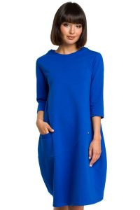 Sukienka dresowa bombka oversize z kieszonką z przodu niebieska. Niebieskie sukienki Sukienki.shop, na co dzień, l, bez wzorów, z bawełny, bez kołnierzyka, bez ramiączek, bombki. Za 219,00 zł.