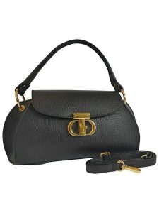 ORE10 Skórzana torebka "Nadis" w kolorze czarnym - 34 x 17 x 12 cm rozmiar: onesize. Czarne torebki klasyczne ORE10, bez wzorów, z materiału, przez ramię, bez dodatków. Za 304,99 zł.