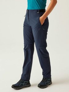 Regatta Spodnie funkcyjne Zipp-Off "Travel II" w kolorze granatowym rozmiar: 36. Niebieskie spodnie dresowe Regatta, bez wzorów, z materiału. Za 174,45 zł.