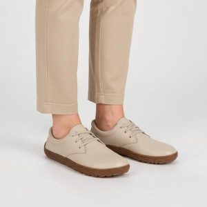 Półbuty damskie Barefoot Armodo, cholewka ze skóry naturalnej cienka elastyczna podeszwa szeroki nosek lekka forma do codziennego chodzenia, beżowe,. Brązowe półbuty Armodo, bez wzorów, ze skóry, bez obcasa, bez zapięcia. Za 359,00 zł.