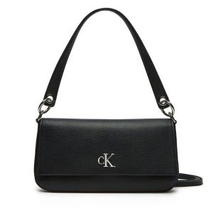 Torebka Calvin Klein Jeans. Czarne torebki klasyczne Calvin Klein Jeans, bez wzorów, z jeansu, bez dodatków. Za 279,99 zł.