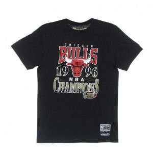 Koszulka Chicago Bulls Last Dance Champions 1996. Czarne bluzki MITCHELL & NESS, bez wzorów, sportowe, bez kołnierzyka, bez ramiączek. Za 218,50 zł.
