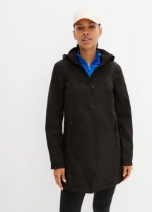 Parka softshell z materiału odpychającego wodę. Czarne kurtki bonprix, bez wzorów, z softshellu, bez kaptura. Za 229,99 zł.