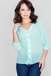 Elegancka Zielona Bluzka na Guziki z Dekoltem "V". Zielone bluzki Katrus, xl, bez wzorów, z materiału, eleganckie, bez kołnierzyka, bez ramiączek. Za 179,00 zł.