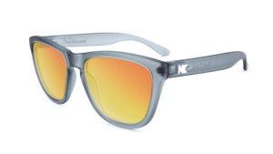 Okulary przeciwsłoneczne dla dorosłych - kategoria 3 z polaryzacją - Frosted. Białe okulary przeciwsłoneczne KNOCKAROUND, prostokątne. Za 152,15 zł.