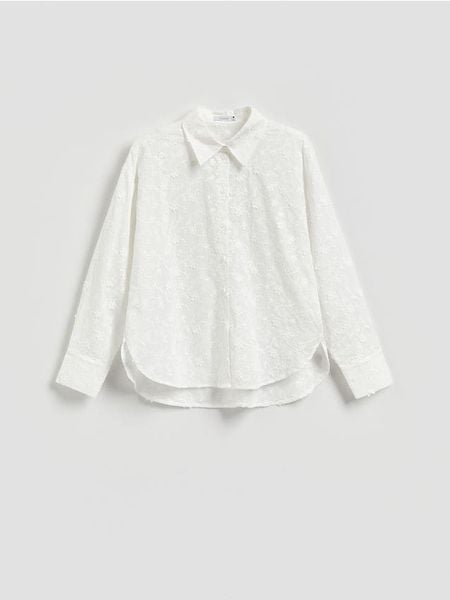 Bawełniana koszula z haftowaniem - złamana biel. Koszule Reserved, l, bez wzorów, z bawełny, bez kołnierzyka, bez ramiączek. Za 149,99 zł.