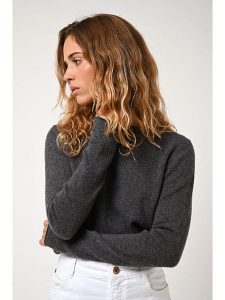 AUTHENTIC CASHMERE Kaszmirowy sweter "Criou" w kolorze antracytowym rozmiar: XXL. Czarne swetry oversize AUTHENTIC CASHMERE, xxl, bez wzorów, z kaszmiru, bez ramiączek. Za 340,99 zł.