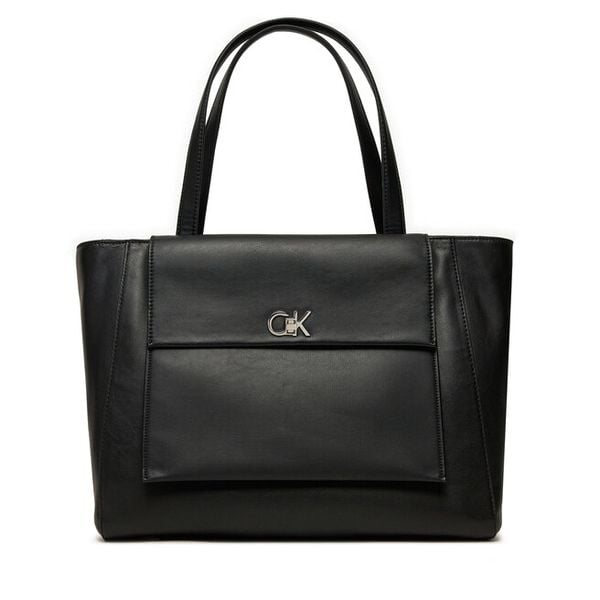 Torebka Calvin Klein. Czarne shopper bag Calvin Klein, bez wzorów, bez dodatków. Za 399,99 zł.