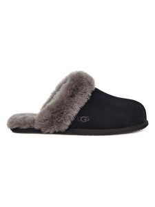 UGG Skórzane kapcie "Scuffette II" w kolorze czarnym rozmiar: 36. Czarne kapcie Ugg, bez wzorów. Za 279,11 zł.