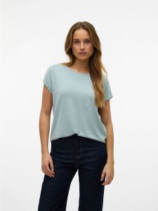 Vero Moda Koszulka w kolorze błękitnym rozmiar: S. Niebieskie bluzki Vero Moda, s, bez wzorów, z wiskozy, klasyczne, bez kołnierzyka, bez ramiączek. Za 61,46 zł.