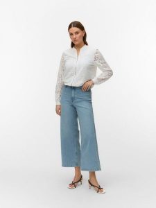 Vero Moda Kurtka w kolorze białym rozmiar: XS. Białe kurtki Vero Moda, xs, bez wzorów, z bawełny, bez kaptura. Za 96,14 zł.