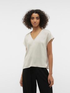 Vero Moda Koszulka w kolorze kremowym rozmiar: XS. Brązowe bluzki Vero Moda, xs, bez wzorów, z poliamidu, bez kołnierzyka, bez ramiączek. Za 39,49 zł.