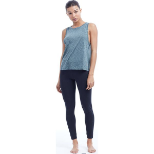 Top "Miranda" w kolorze miętowym. Niebieskie topy marki BALANCE COLLECTION, z okrągłym kołnierzem. W wyprzedaży za 65,95 zł.