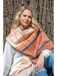 TRAVELIN' Wełniany szal w kolorze jasnobrązowo-beżowym - 200 x 72 cm rozmiar: onesize. Brązowe szaliki Travelin', bez wzorów, z materiału. Za 173,99 zł.