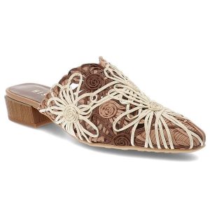 Klapki damskie Hispanitas, z naturalnej skóry pleciona cholewka kwiatowy wzór niski obcas styl boho, brązowe, HV264840. Brązowe klapki Hispanitas, bez wzorów, ze skóry, z otwartym noskiem, bez obcasa, na obcasie. Za 469,00 zł.