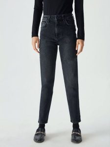 LTB Dżinsy "Freya" - Slim fit - w kolorze czarnym rozmiar: W25. Czarne jeansy LTB, z aplikacjami, z podwyższonym stanem. Za 70,24 zł.
