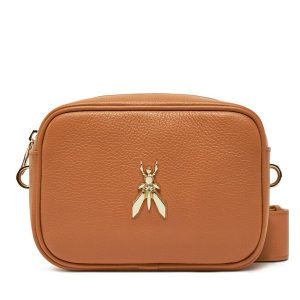 Torebka Patrizia Pepe. Brązowe listonoszki Patrizia Pepe, bez wzorów, bez dodatków. Za 579,99 zł.