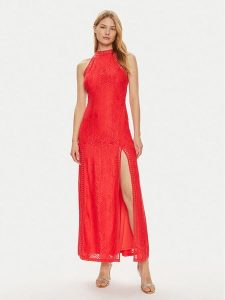 Guess Sukienka letnia W2YK96 K3I20 Czerwony Regular Fit. Czerwone kombinezony Guess, na lato, l, z aplikacjami, z syntetyku, bez kołnierzyka, bez ramiączek. Za 379,99 zł.