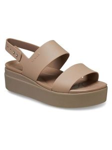 Crocs Sandały "Brooklyn Low Wedge" w kolorze beżowym rozmiar: 37/38. Brązowe sandały Crocs, bez wzorów, z otwartym noskiem, bez obcasa, na platformie, bez zapięcia. Za 175,45 zł.