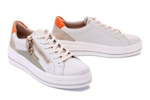 RIEKER REMONTE D1C01-81 white combination, półbuty damskie. Szare półbuty Rieker Remonte, bez wzorów, ze skóry, bez obcasa, bez zapięcia. Za 389,90 zł.